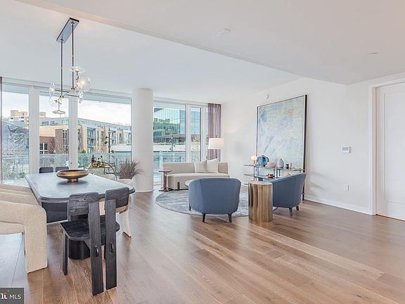 2nd image of 601 Wharf St SW Unit 203