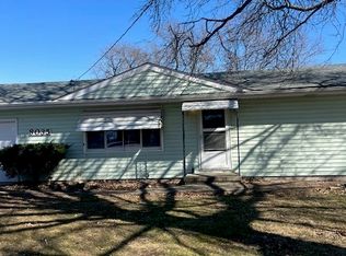 8035 Pilmer Dr, Des Moines, IA 50320