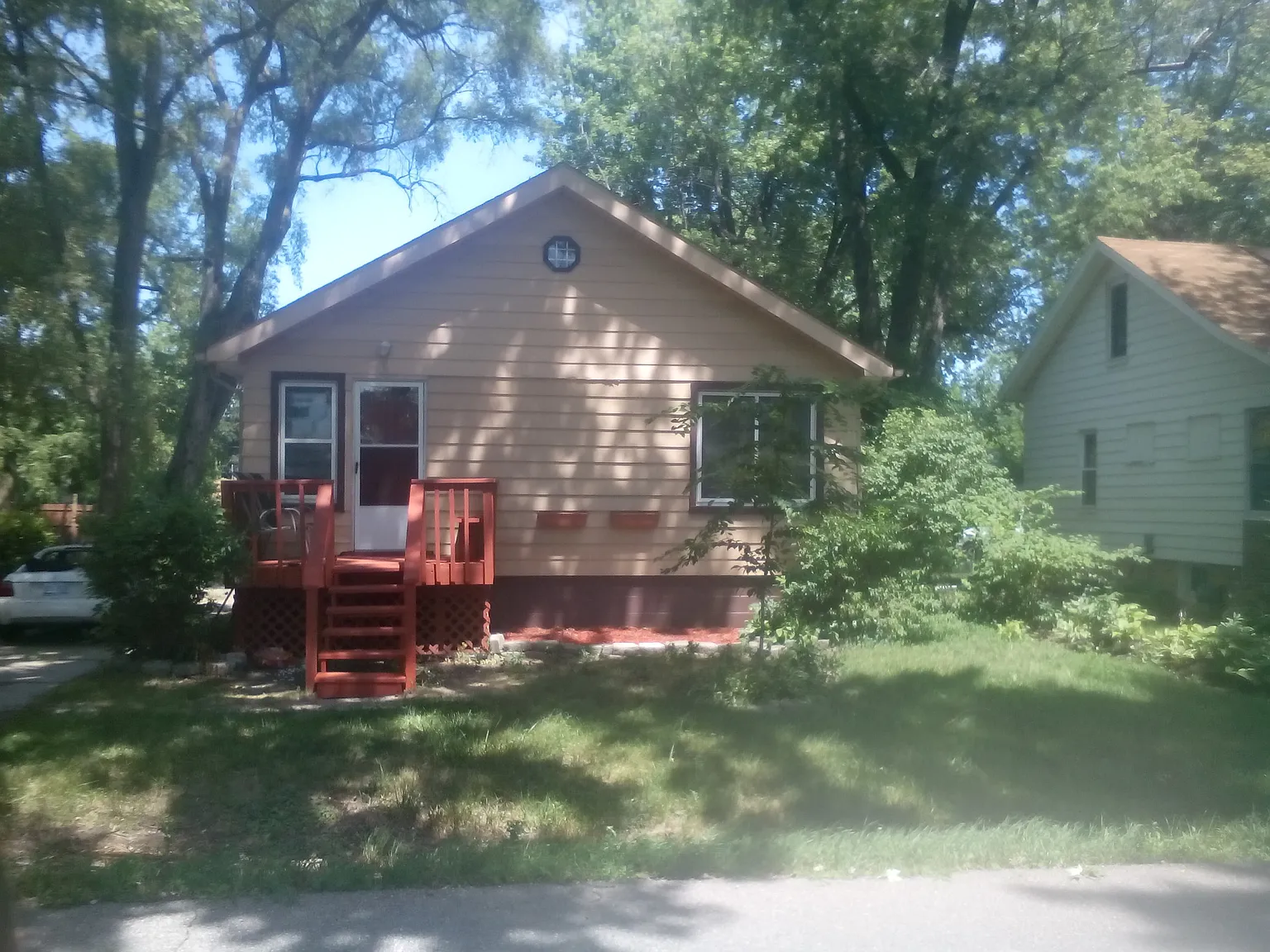 51 Hickory St photo 1