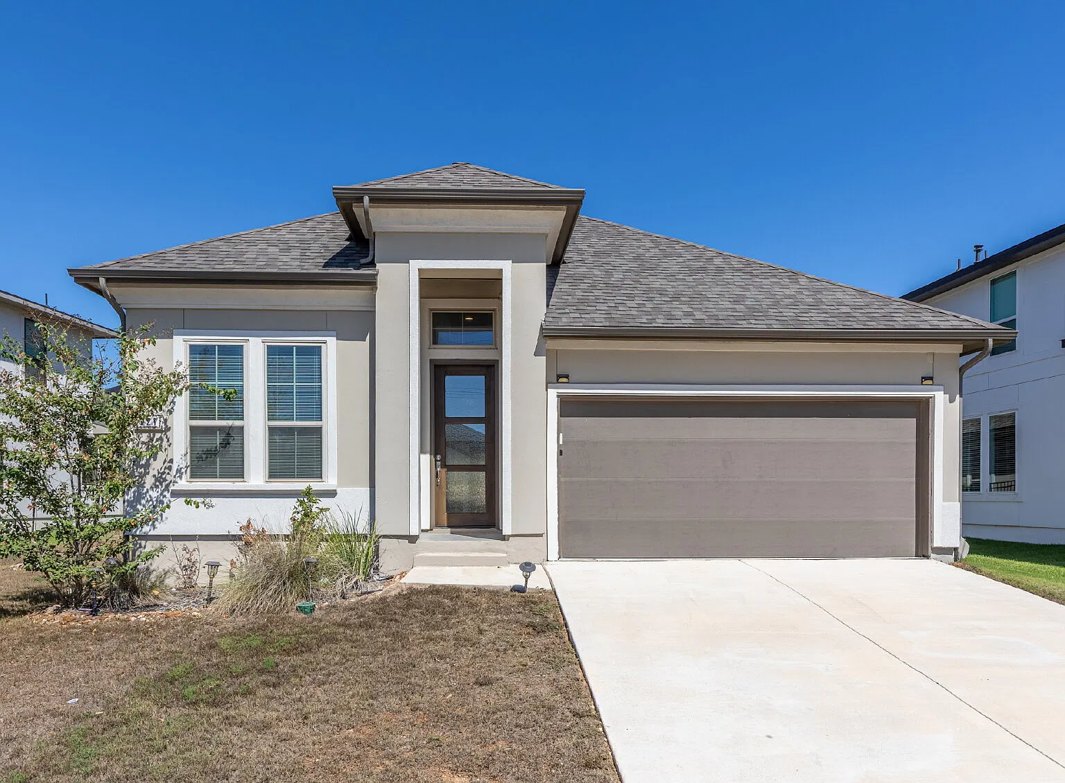 3 bed, 2.0 bath, 2103 sqft, $2,950 — Photo 1