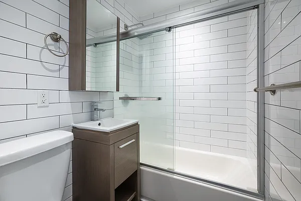 Rented by MNS | media 18