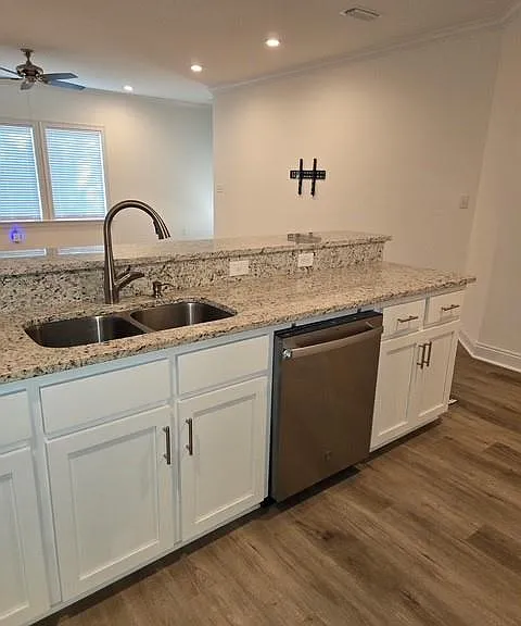 1056 Pinemont Dr — Photo 6