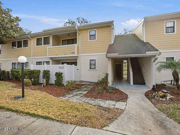 2nd image of 7951 LOS ROBLES Court #7951