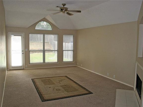 2nd image of 705 Lake Bridge Dr