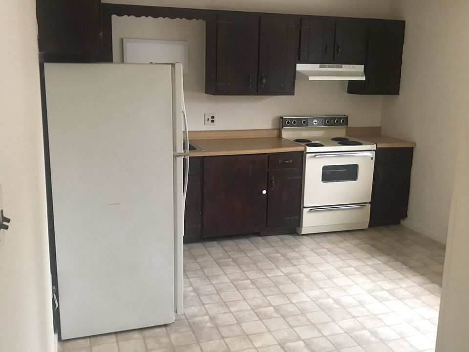 1st image of 107 Oak Manor Dr #2