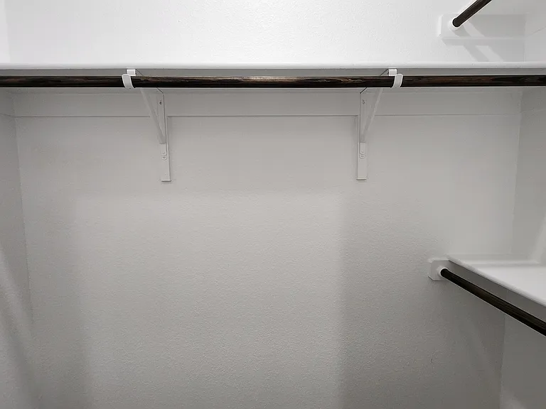 901 Mimosa Dr — Photo 2