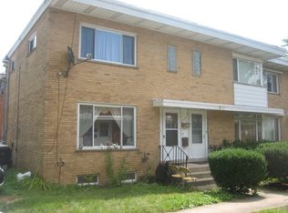 4714 Main St #D, Skokie, IL 60076