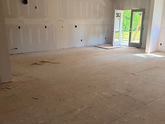 5th image of 23340 Rhett Dr