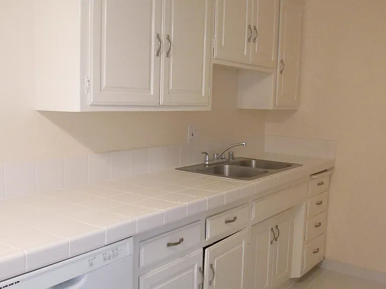 930 S Park Cir #1 — Photo 2
