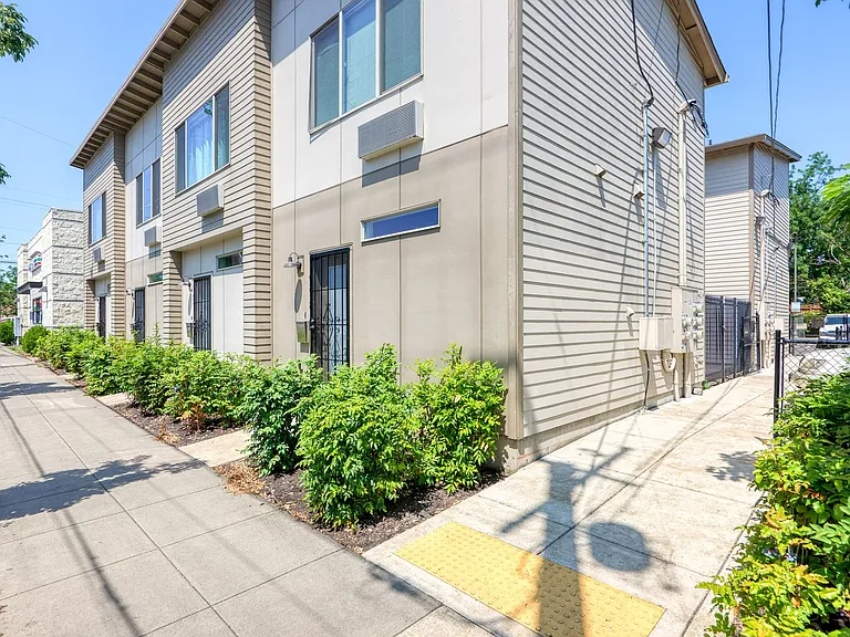 9211 SE Holgate Blvd — Photo 4