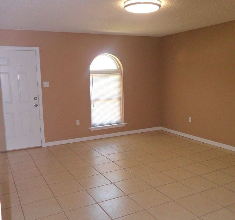 2nd image of 2512 Oklahoma Dr