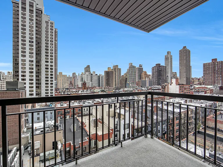 354 E 91st St #1401 — Photo 5