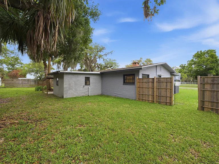 2529 Rainbow Dr — Photo 24
