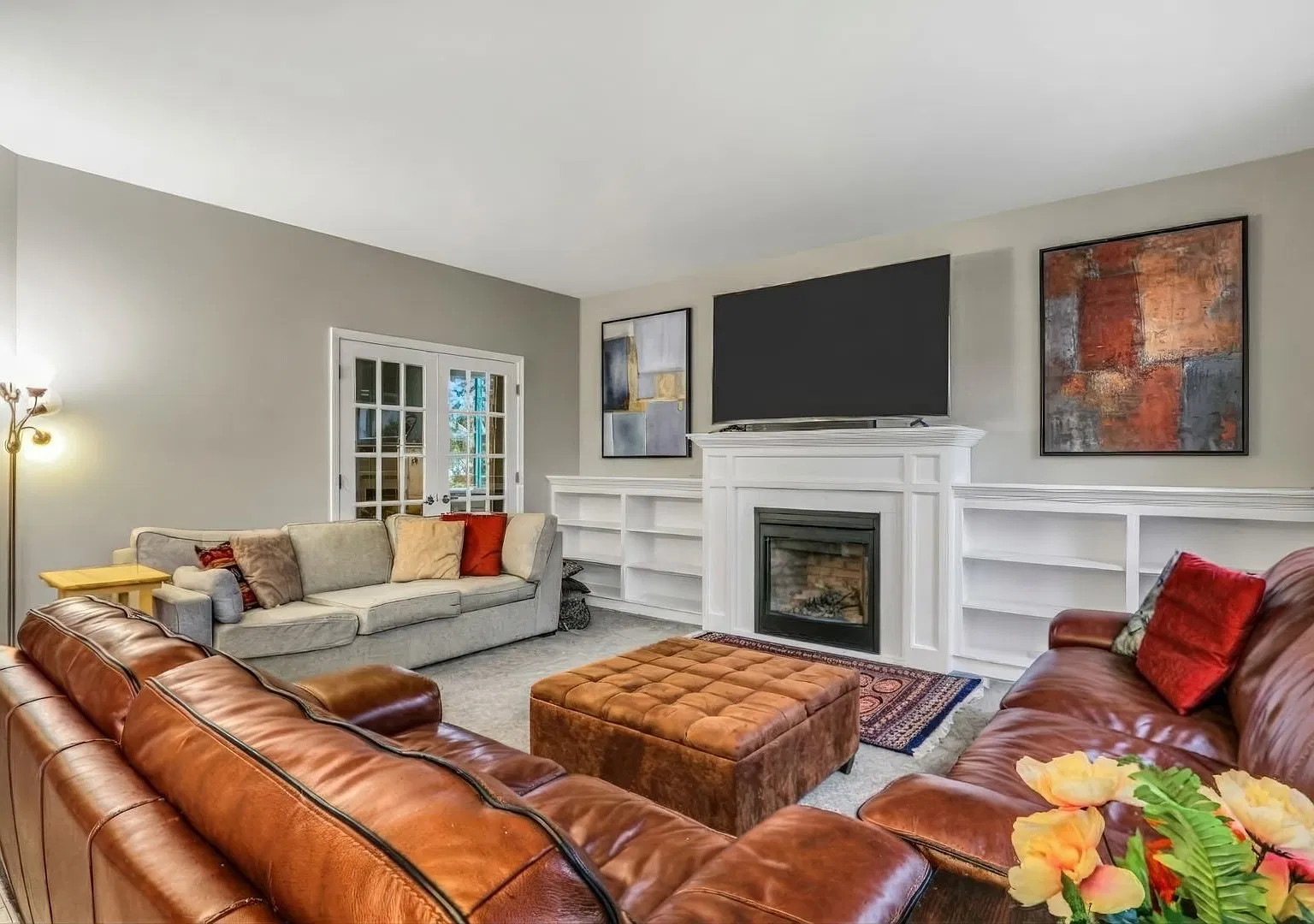 4 bed, 2.5 bath, 2409 sqft, $3,300 — Photo 3