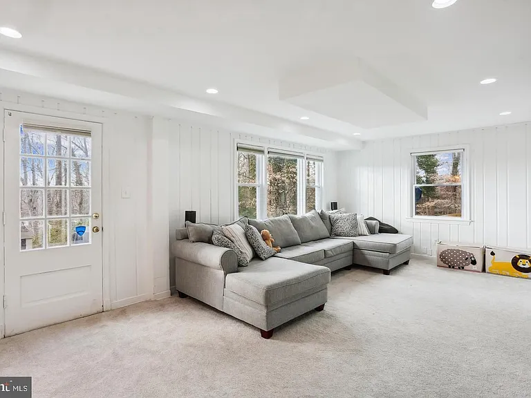 7832 Fulbright Ct — Photo 33