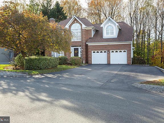 4th image of 15072 Greenmount Dr