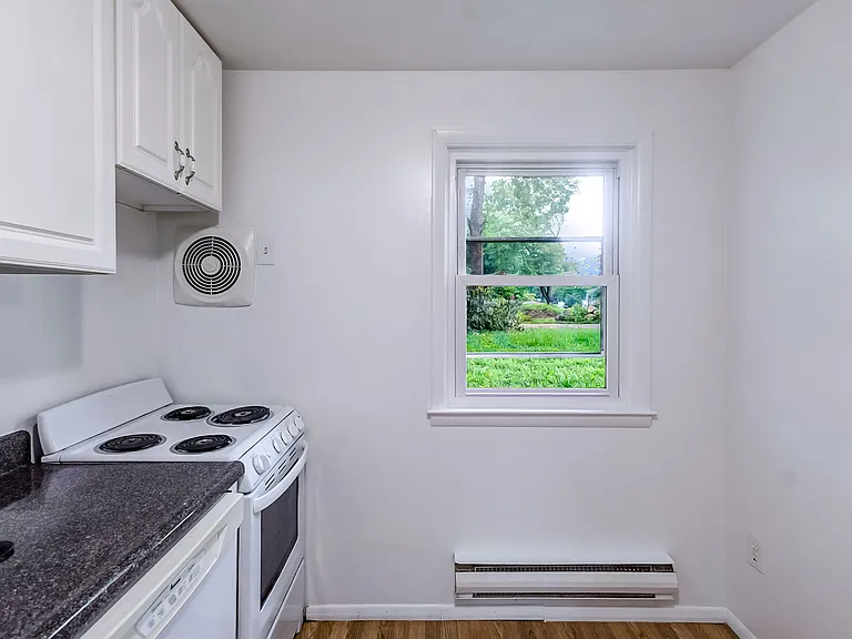 818 Riverside Dr #B — Photo 4