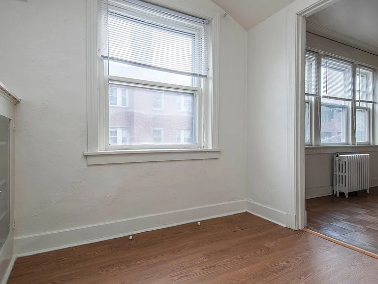5646 Hobart St #4 — Photo 18