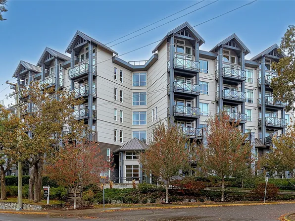 924 Esquimalt Rd #303, Esquimalt, BC V9A 3M8