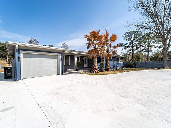 4th image of 3120 Bayou Dr