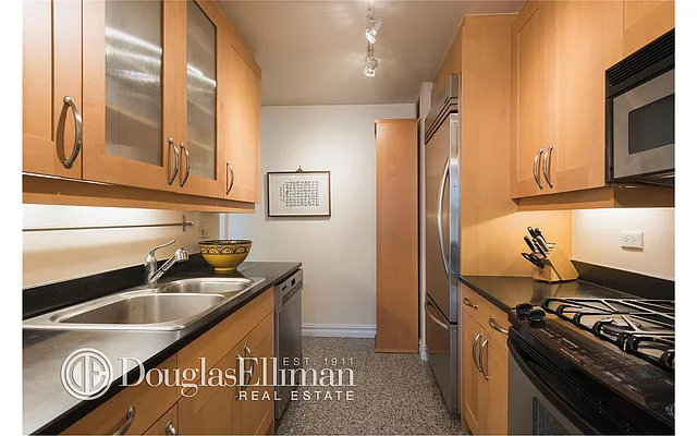 Sold by Douglas Elliman | media 4