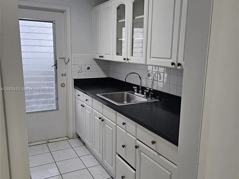 1719 Wiley St #2 — Photo 6