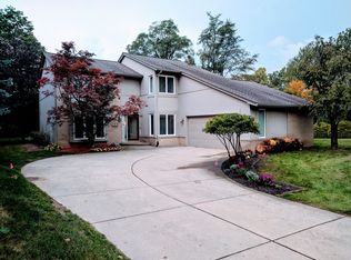 2766 Acorn Rd, Bloomfield Hills, MI 48302