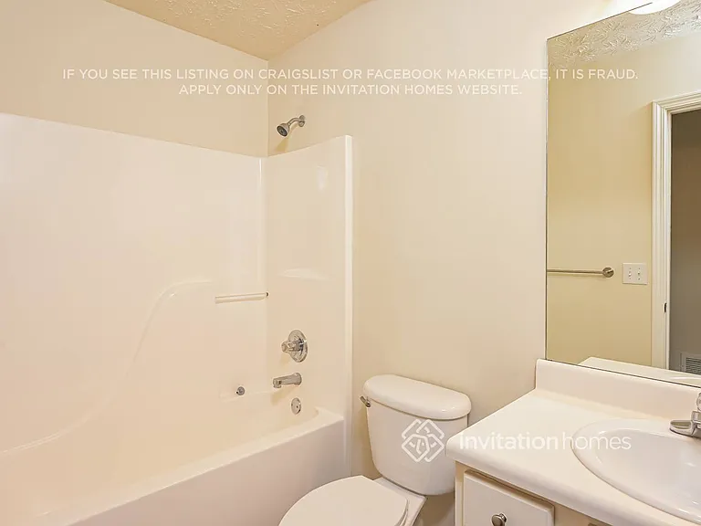 555 Wellington Ln — Photo 14