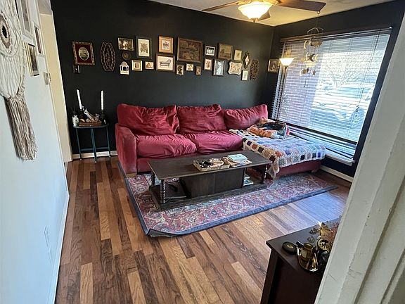 5th image of 4781 Hillmont Ave