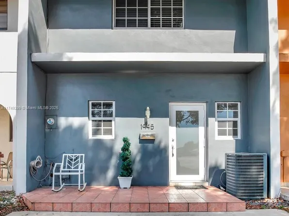 1945 W 72nd St, Hialeah, FL 33014