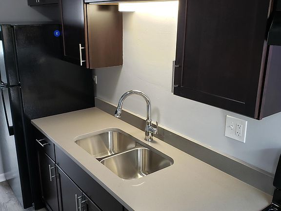 3rd image of 5931 W 16th St Unit 9