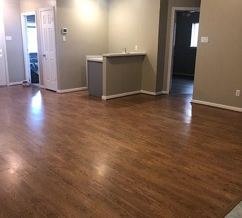 3rd image of 2615 Pheasant Creek Dr