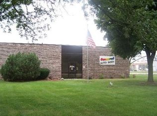 970 Pyott Rd, Crystal Lake, IL 60014