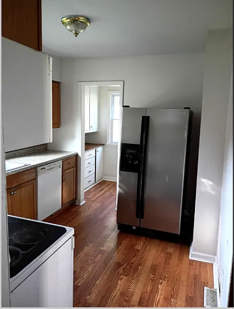 3 bed, 1337 sqft, $2,000 — Photo 3