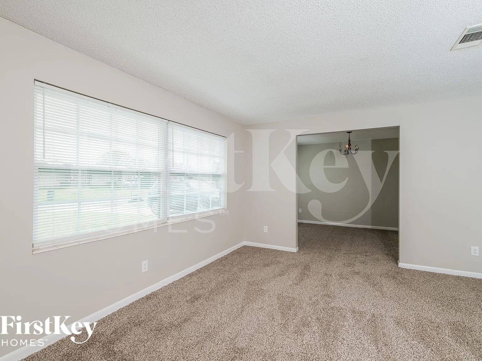 3 bed, 2.0 bath, 1338 sqft, $1,900 — Photo 4