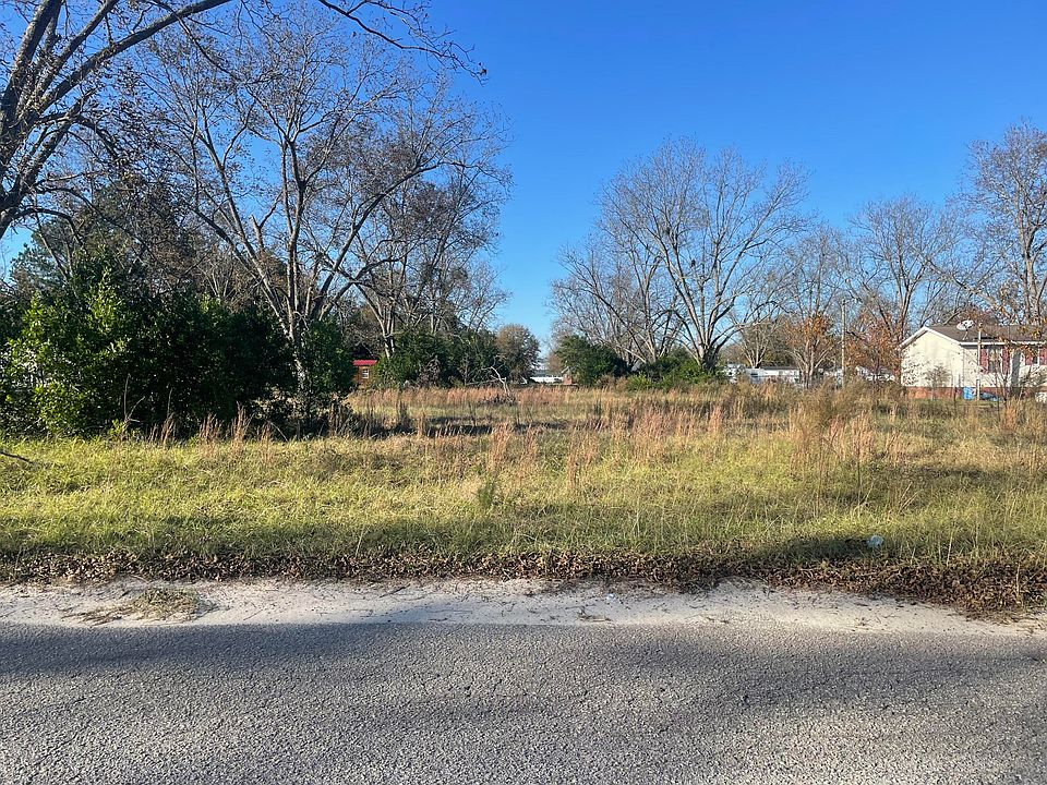 2nd image of 535 Pioneer Dr