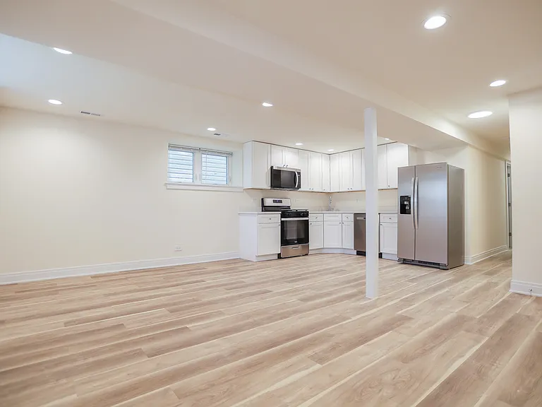 2342 N Lawndale Ave #B — Photo 2