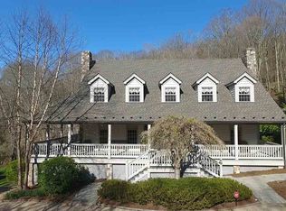 229 Woodside Ln, Hot Springs, VA 24445