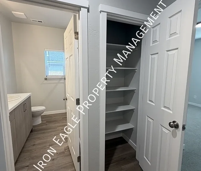 1086 Woods Bog Ct — Photo 20