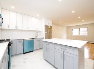 18652 139th Ave, Springfield Gardens, NY 11413