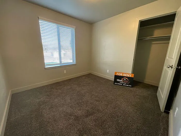 180 E 125 N #4 — Photo 13