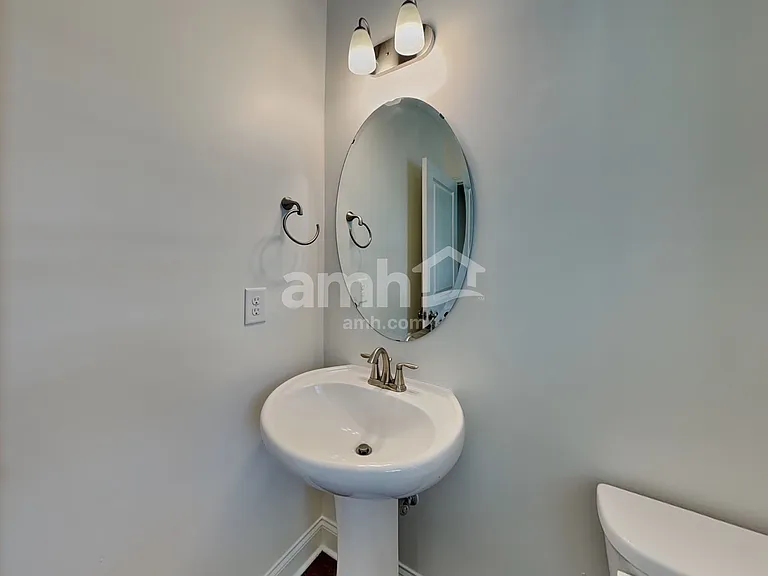 112 Pullen Dr — Photo 8