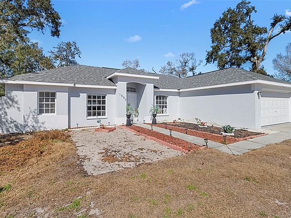 4th image of 1007 Tryon Cir