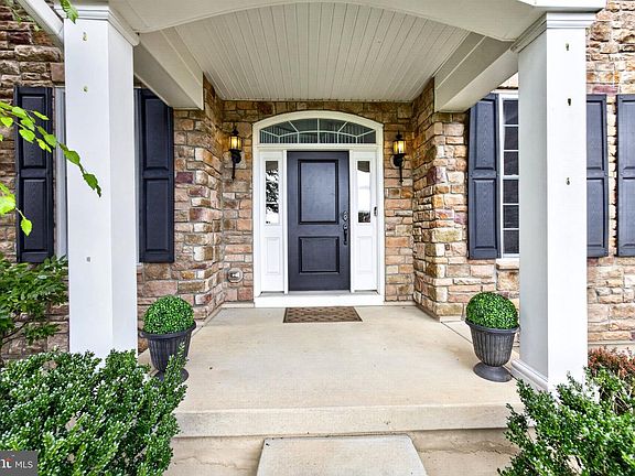 2nd image of 1020 Jeffords Cir
