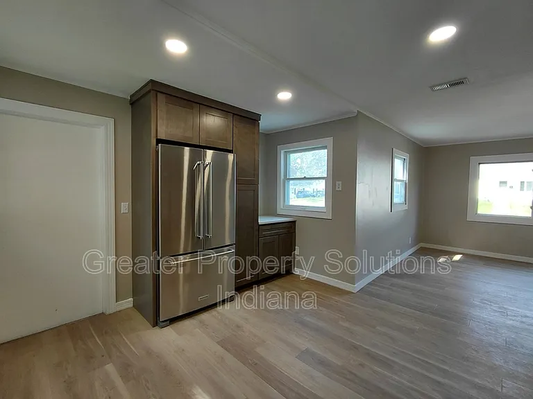 506 Parkside Ave — Photo 4