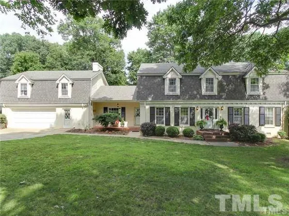 6801 Foxfire Pl, Raleigh, NC 27615