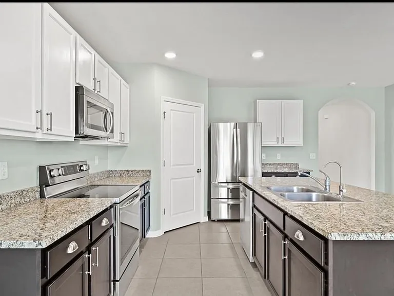 8107 Bilston Village Ln — Photo 9