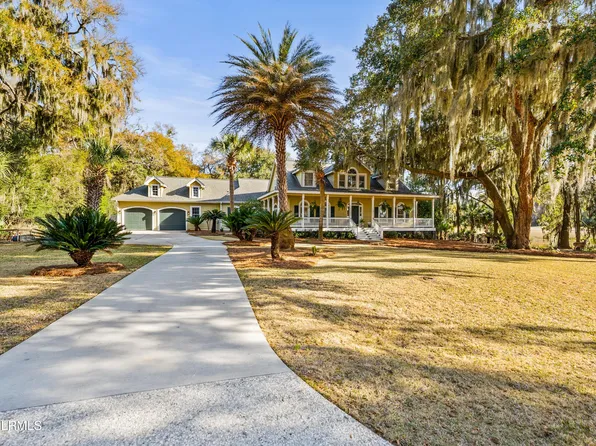 81 Dolphin Point Dr, Beaufort, SC 29907