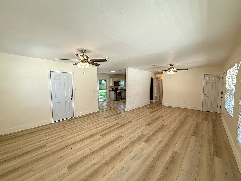 1501 Croquet Dr — Photo 3