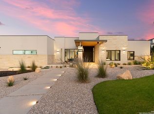 24108 Tres Arroyos, San Antonio, TX 78255